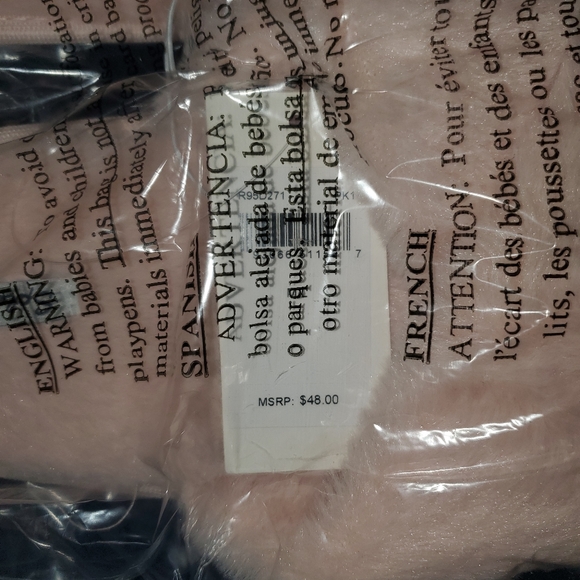 NWT criss-cross faux fur slippers - Picture 4 of 5